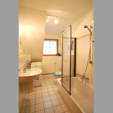 Freesenbruch - Ferienwohnung 1.6 * Zingst